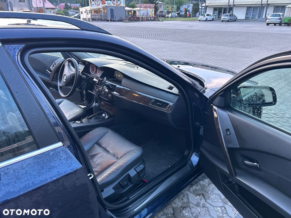 BMW Seria 5 525d - 16