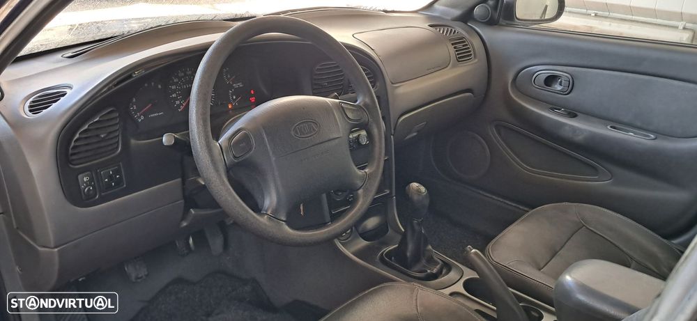 Kia Shuma 1.5 LS + - 6