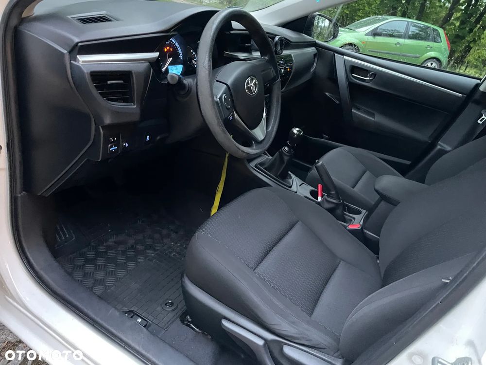 Toyota Corolla 1.33 Active - 12