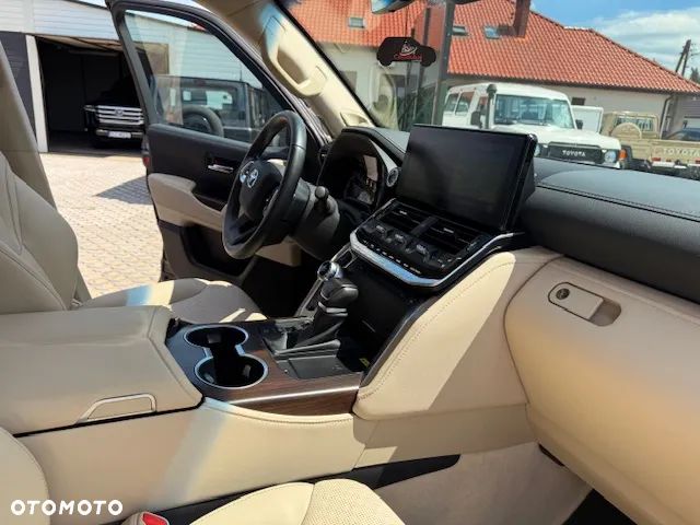 Toyota Land Cruiser - 17