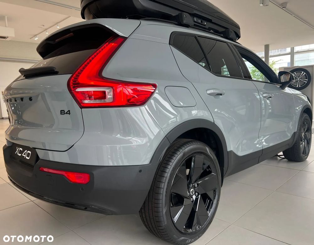 Volvo XC 40 B4 AWD Plus Dark - 12