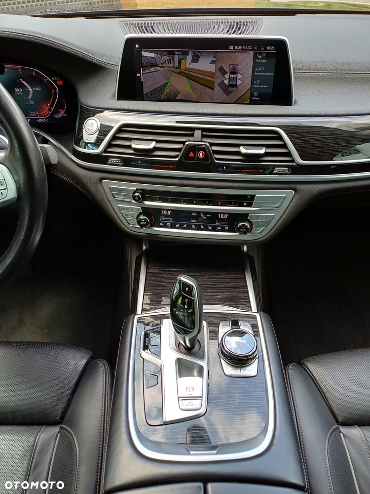 BMW Seria 7 740d xDrive - 17