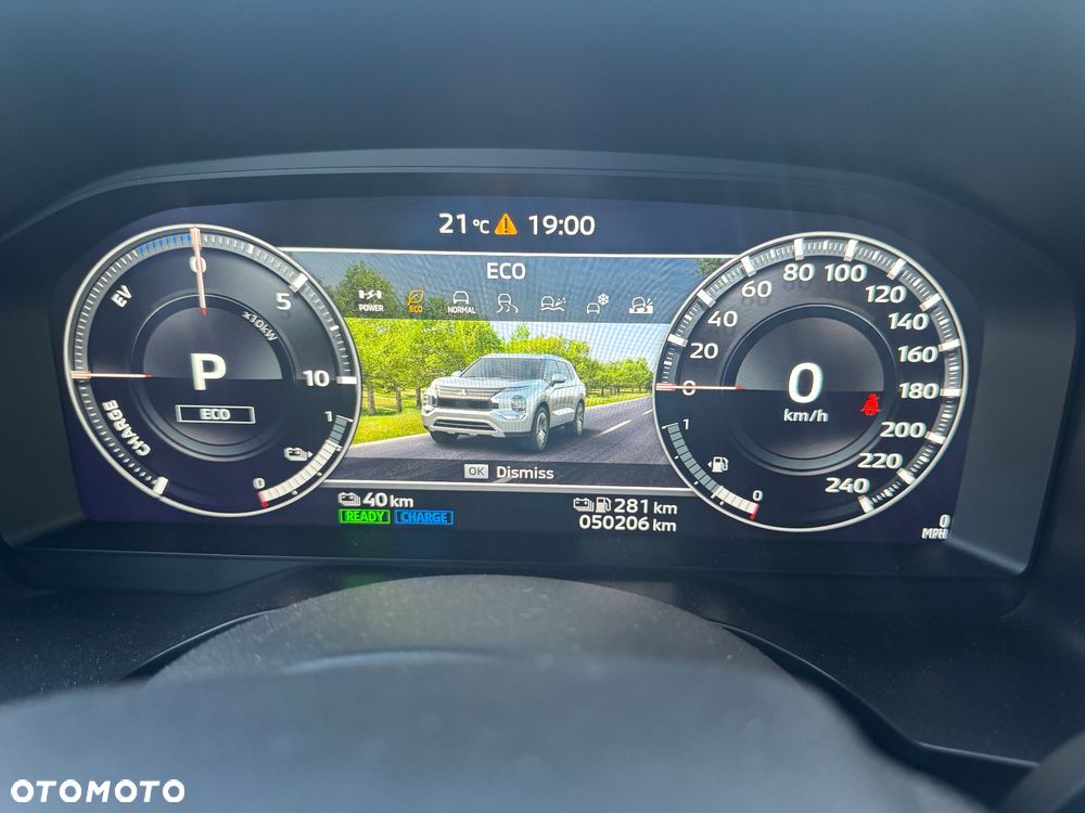 Mitsubishi Outlander 2.4 4WD Select - 26