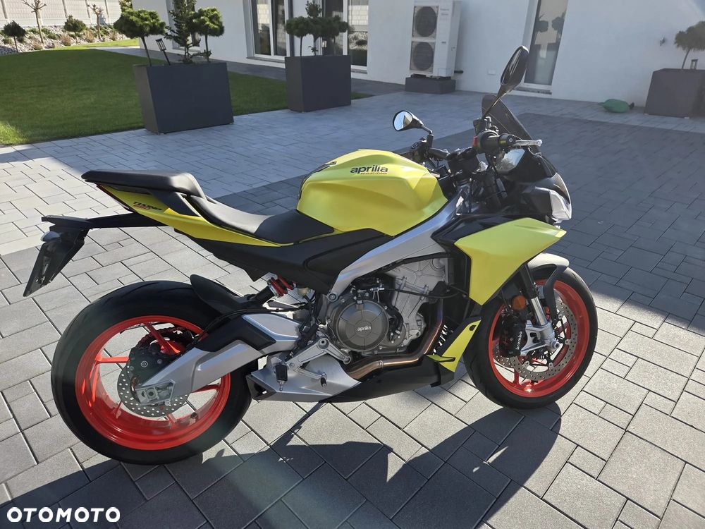 Aprilia Tuono - 8