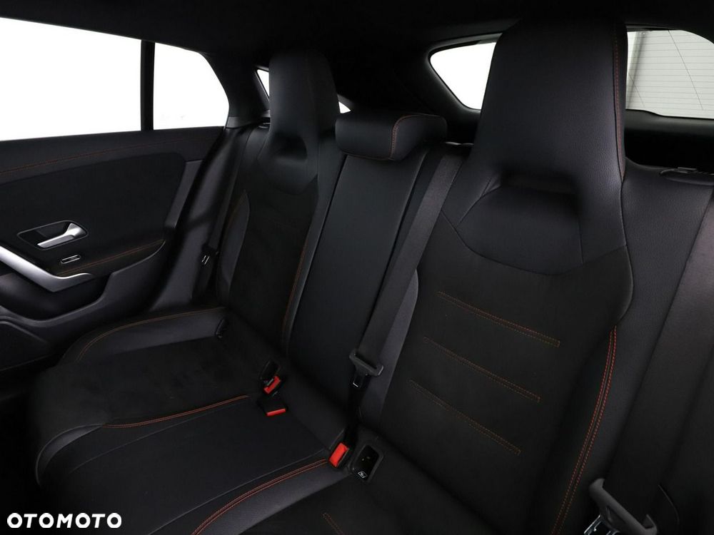 Mercedes-Benz CLA 200 d 8G-DCT AMG Line - 18