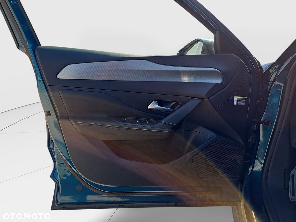 Peugeot 408 - 16