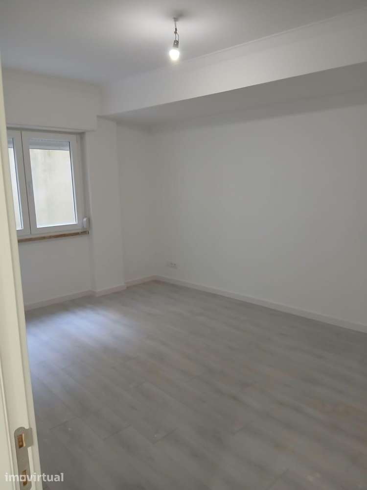T1 Remodelado Queluz - Possibilidade 100% - Grande imagem: 5/13
