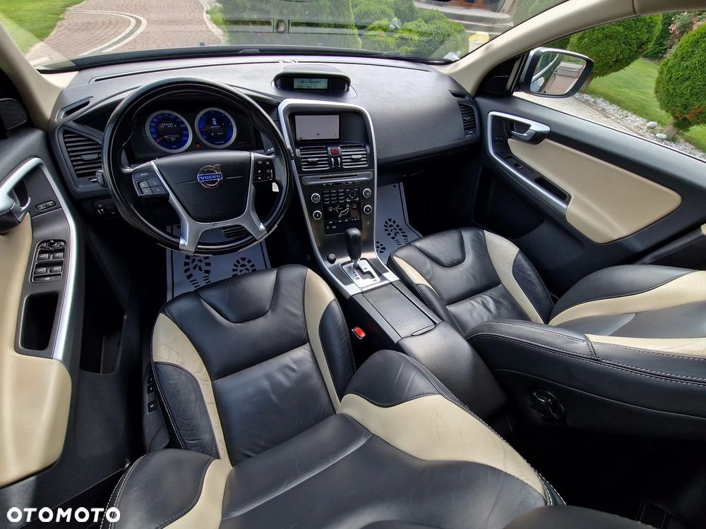 Volvo XC 60 D5 AWD RDesign - 11