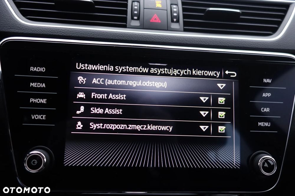 Skoda Superb 1.5 TSI DSG Style - 25