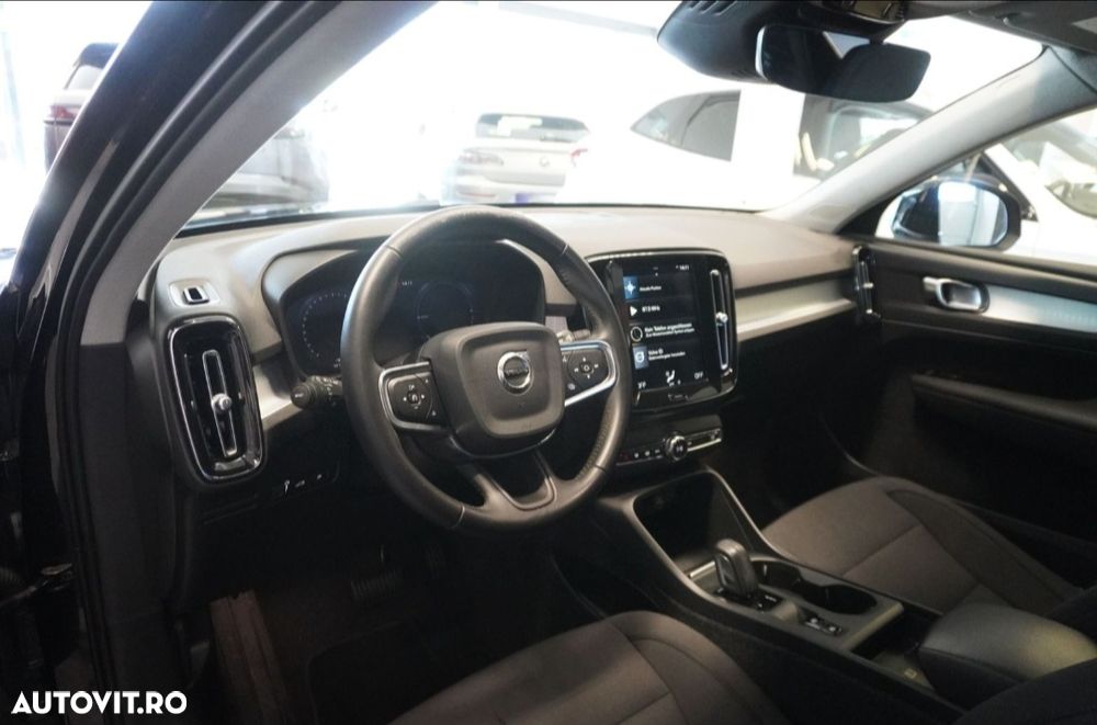Volvo XC 40 T2 AT8 Momentum - 2
