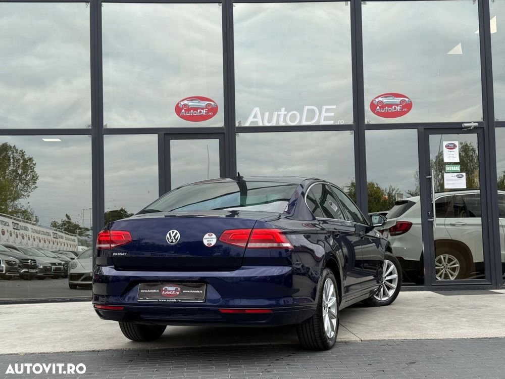 Volkswagen Passat - 4