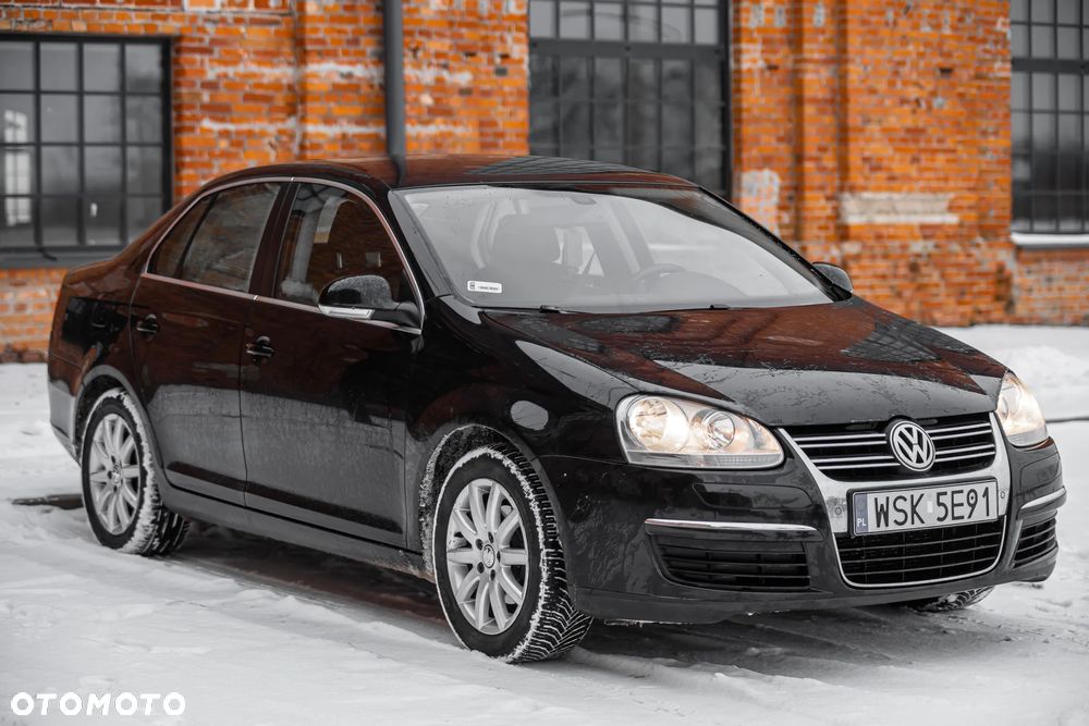 Volkswagen Jetta 1.6 TDI Highline - 17