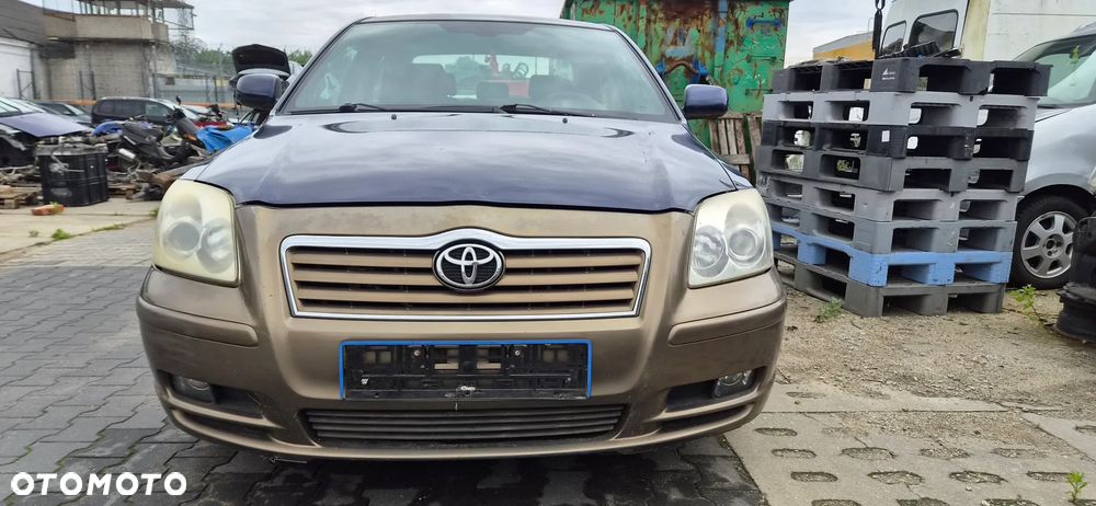 Toyota Avensis T25 przedlift 2,0 D4D 85kW 116KM 2004r sedan kolor 8P4 - 4