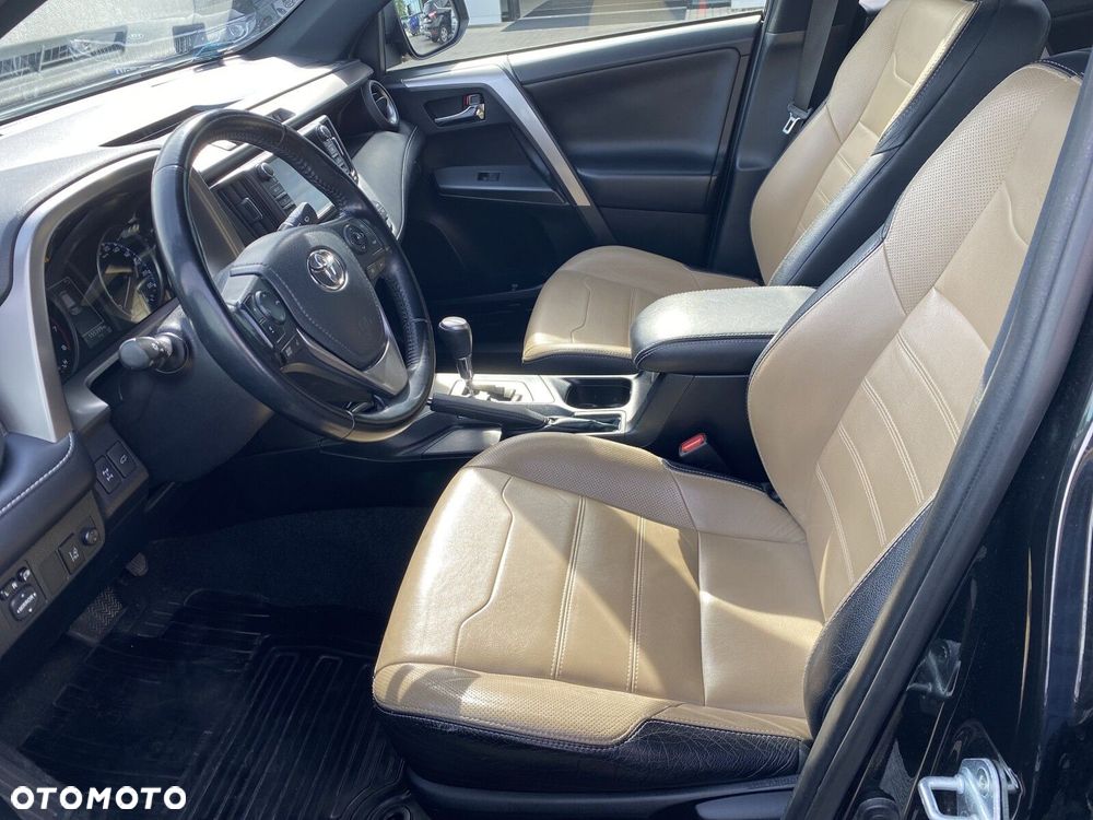 Toyota RAV4 - 10