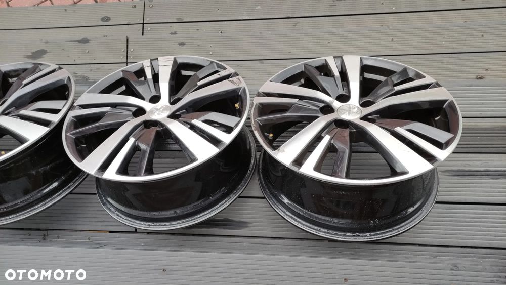 Felgi aluminiowe Peugeot 3008 II GT LINE komplet 9809687377 7.5J×18 CH5-49 5×108 - 4