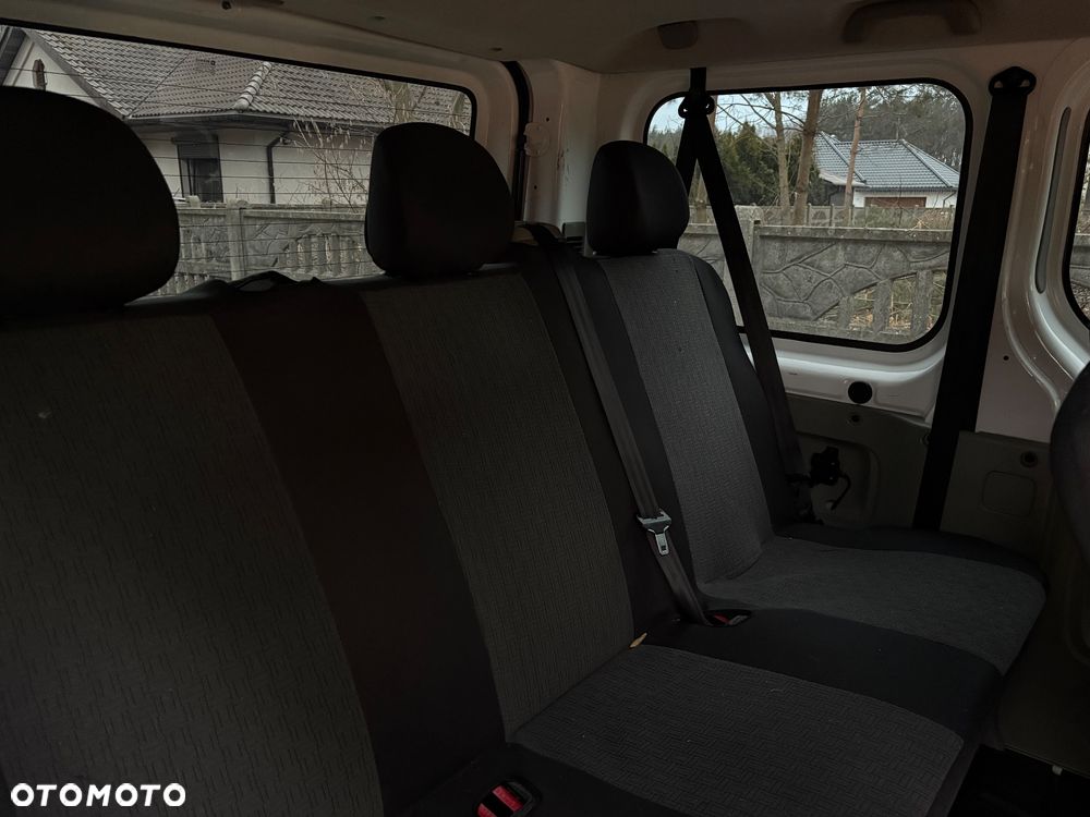Renault Trafic - 16