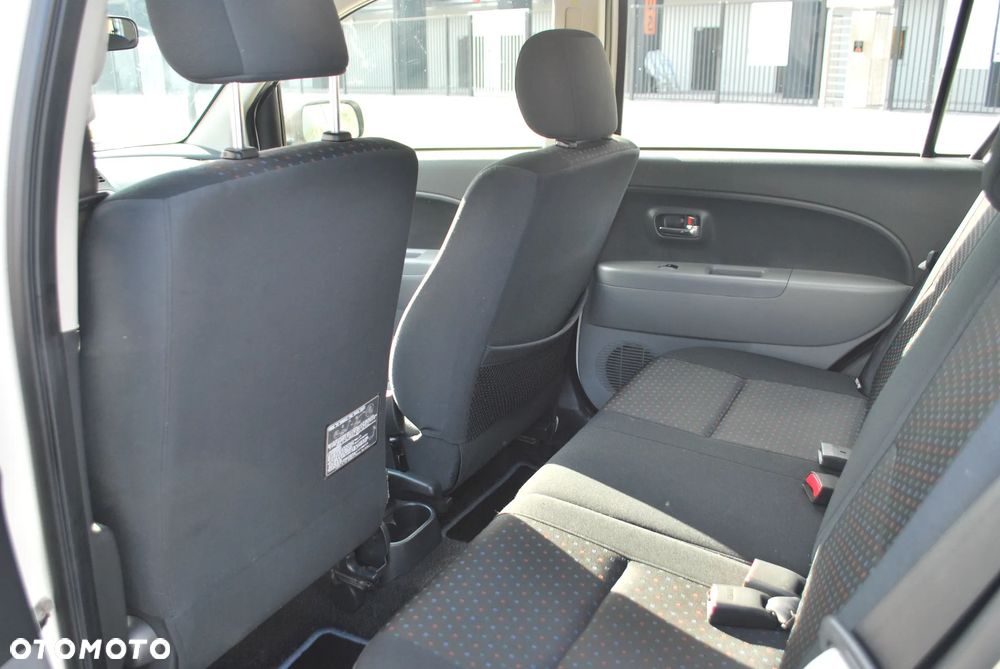 Daihatsu Sirion 1.3 - 6