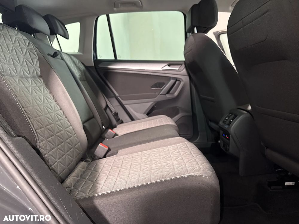 Volkswagen Tiguan - 13