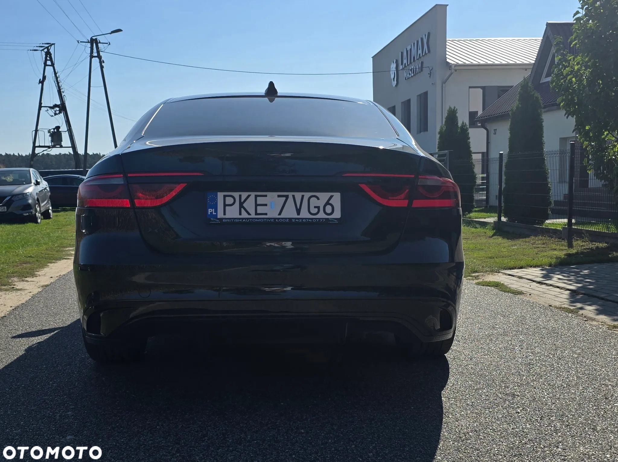 Jaguar XF 2.0 P250 R-Dynamic Black - 28