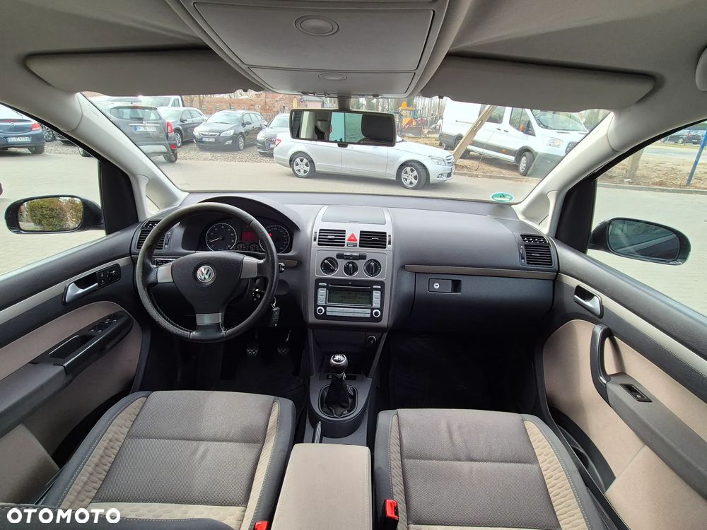 Volkswagen Touran 1.4 TSI Cross - 30