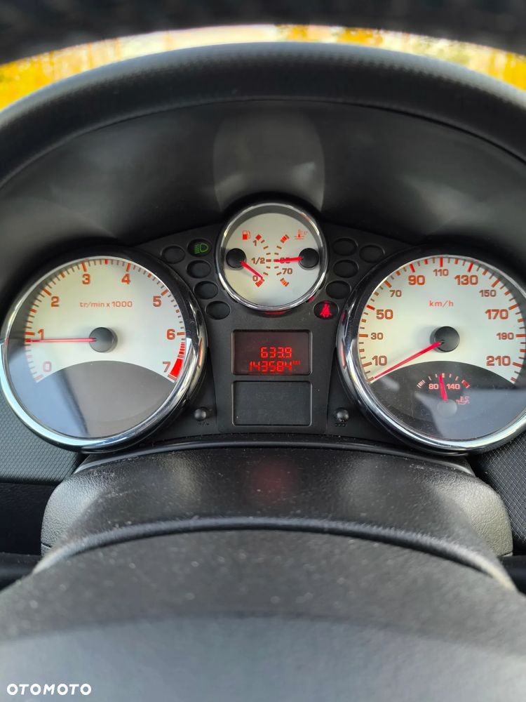 Peugeot 207 1.6 - 14