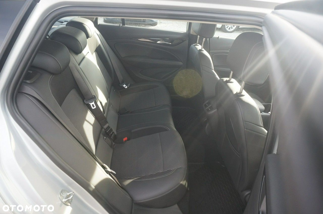 Opel Insignia 2.0 CDTI Elegance S&S - 32