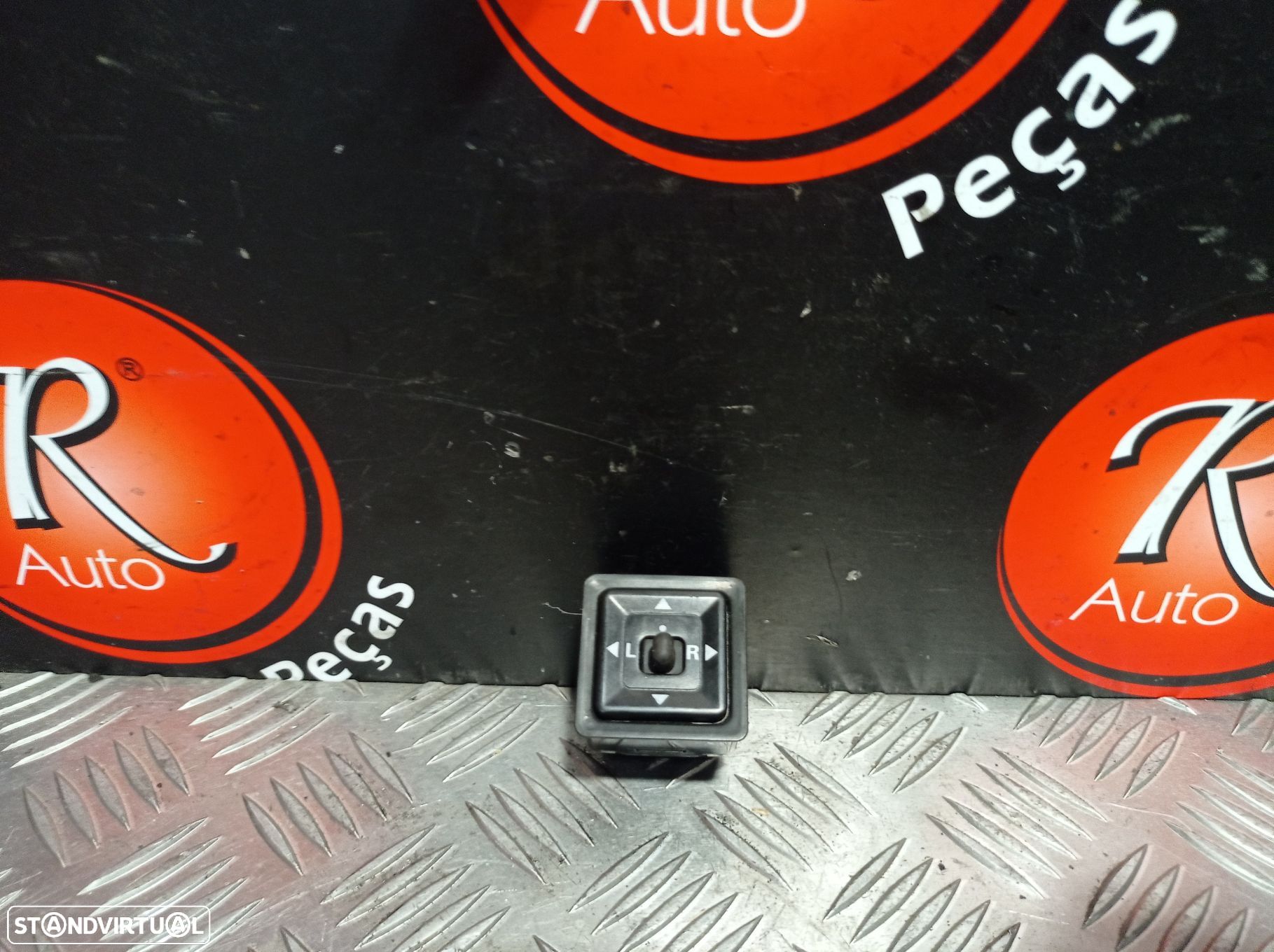 Botão Regulador Dos Espelhos Mitsubishi Colt Iv (Ca_A) - 1