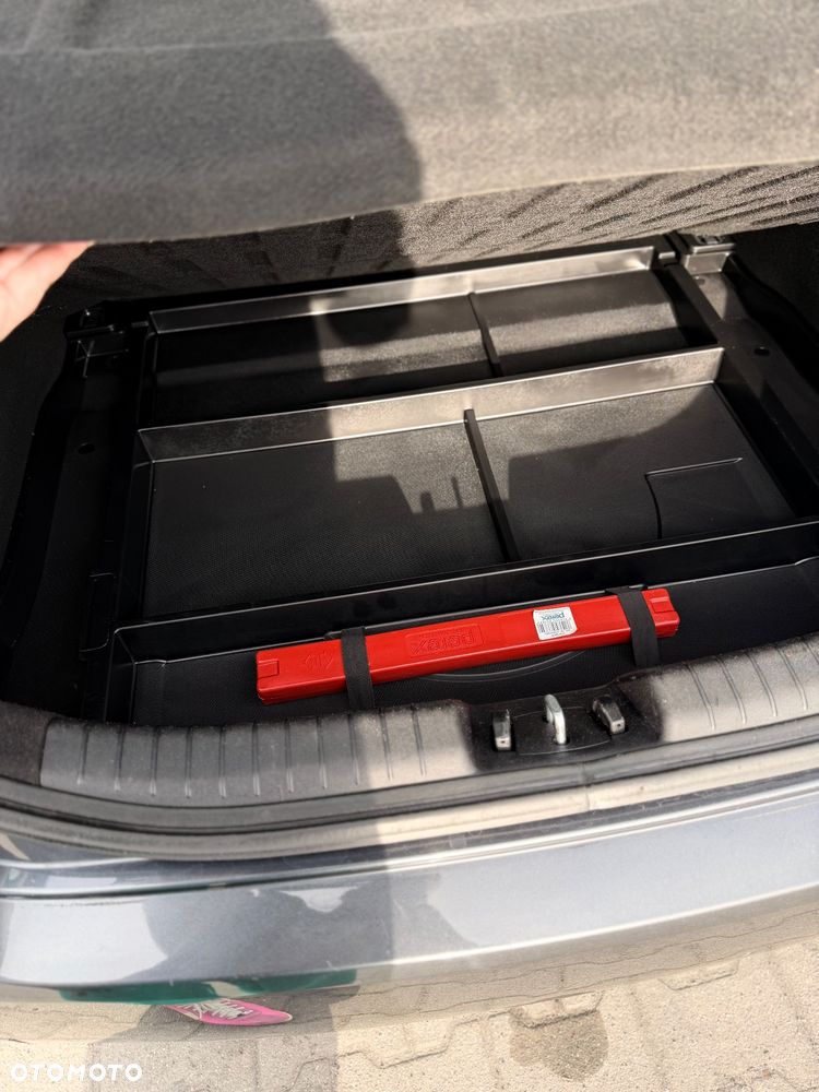 Kia Ceed 1.6 L - 8