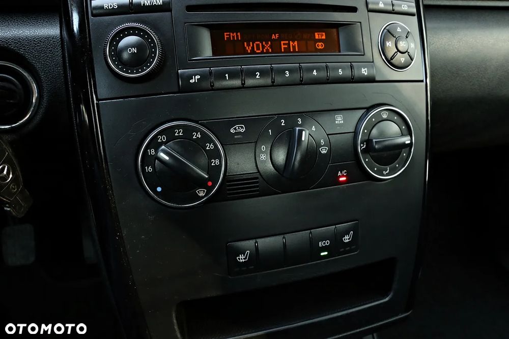 Mercedes-Benz Klasa A 150 BlueEFFICIENCY Avantgarde Flotte - 36