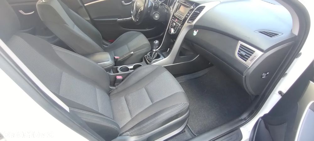 Hyundai i30 1.6 D Classic + - 17