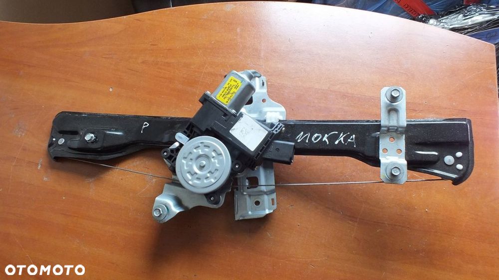 PODNOŚNIK SZYBY PRAWY PRZÓD OPEL MOKKA - 1