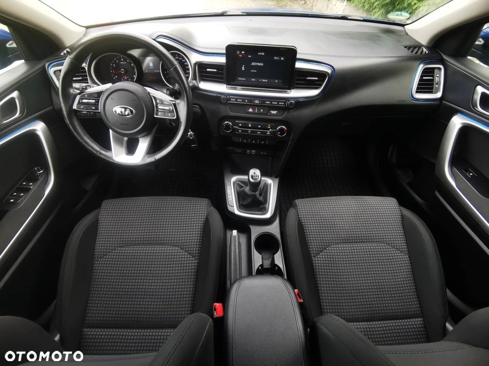 Kia Ceed 1.4 L - 8