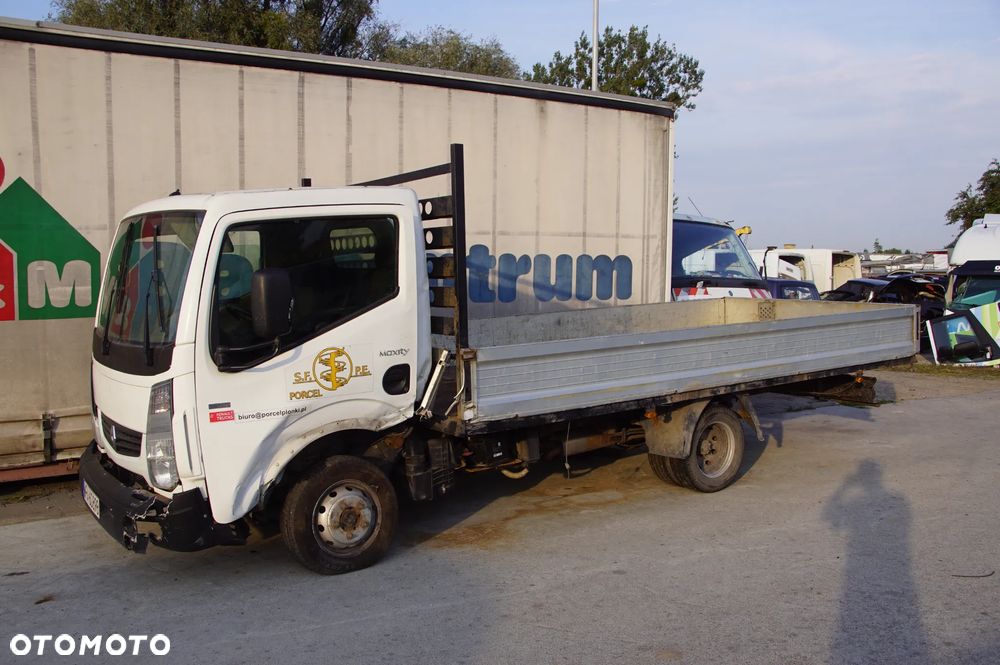 Auto na części - Renault Maxity 140 DXi 2.5 136 KM YD25K3LD 2014R Silnik Skrzynia Drzwi Lampa Szyba Lusterko Zderzak Kabina Paka Sterownik Moduł Czujnik Deska Kokpit Licznik Kierownica - 8
