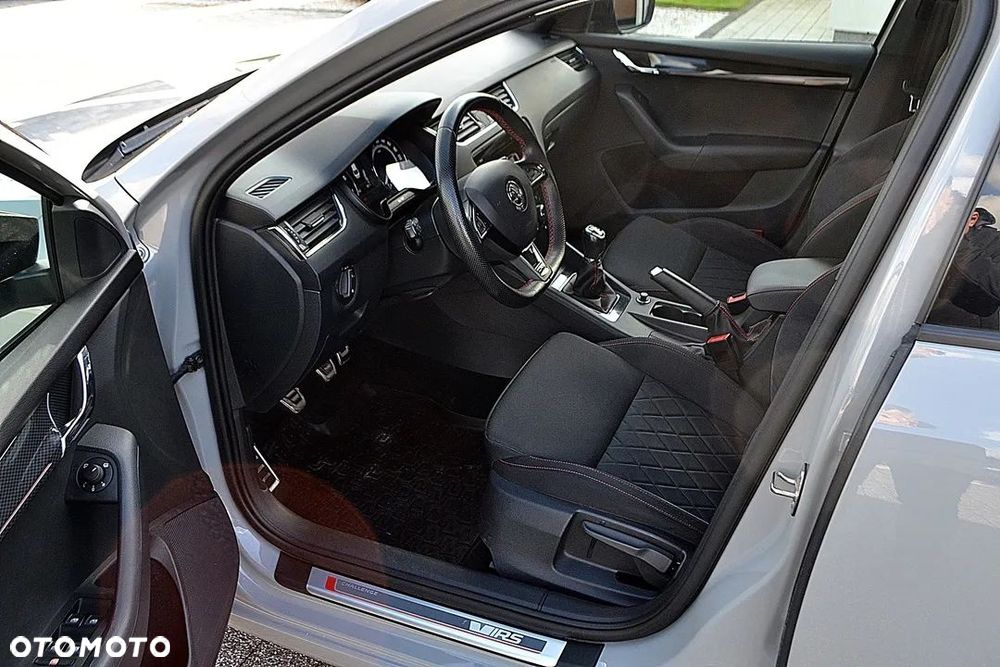 Skoda Octavia 2.0 TSI RS - 12