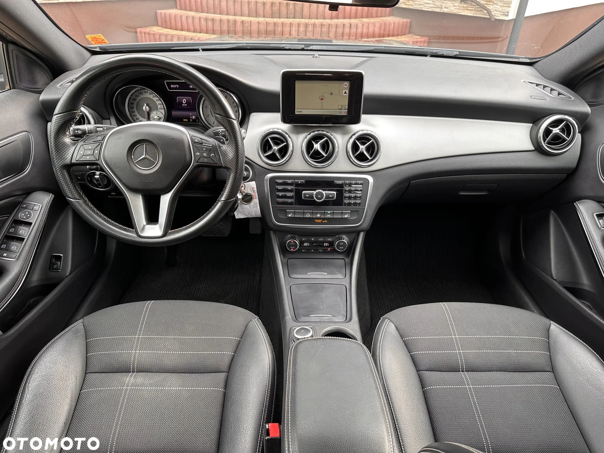 Mercedes-Benz GLA 200 7G-DCT - 14