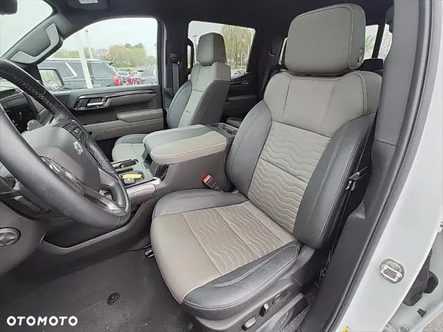 Chevrolet Silverado - 11