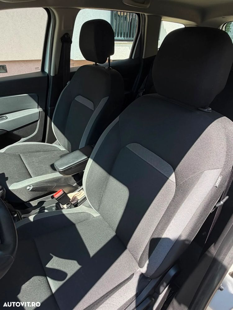 Dacia Duster 1.6 SCe Essential - 15