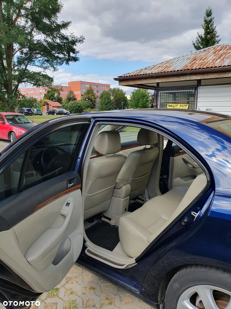 Toyota Avensis 2.0 D-4D - 8