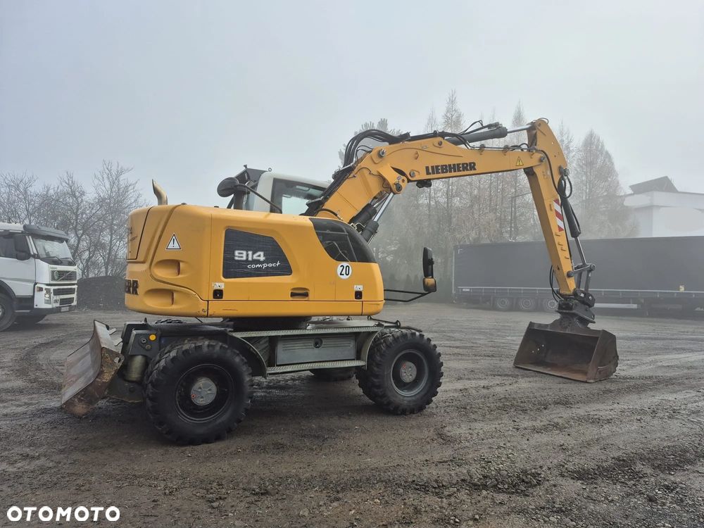Liebherr A914 - 2