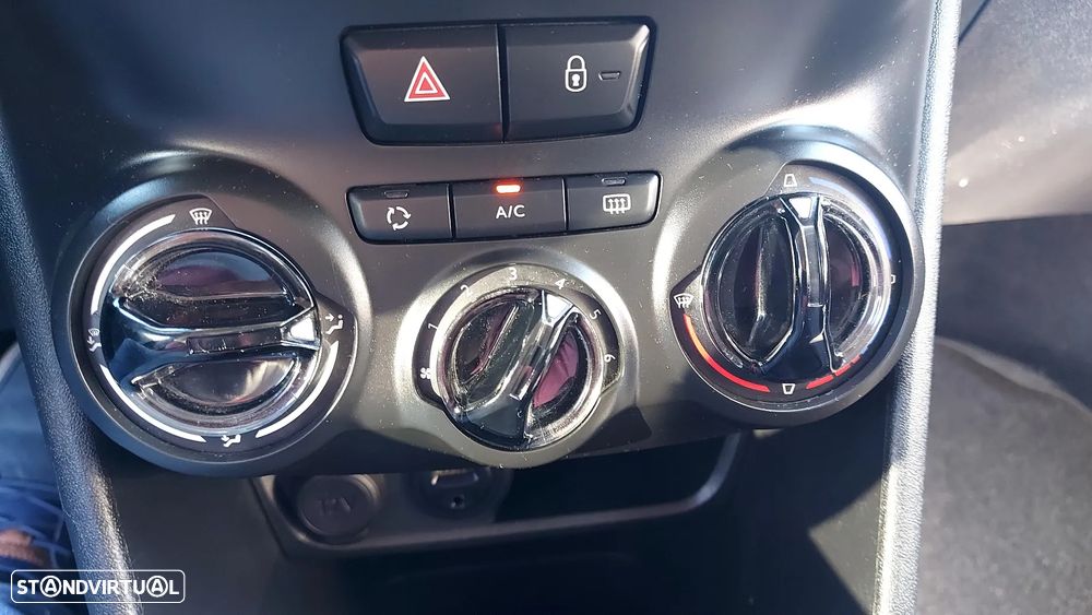 Peugeot 208 82 VTI Style - 19