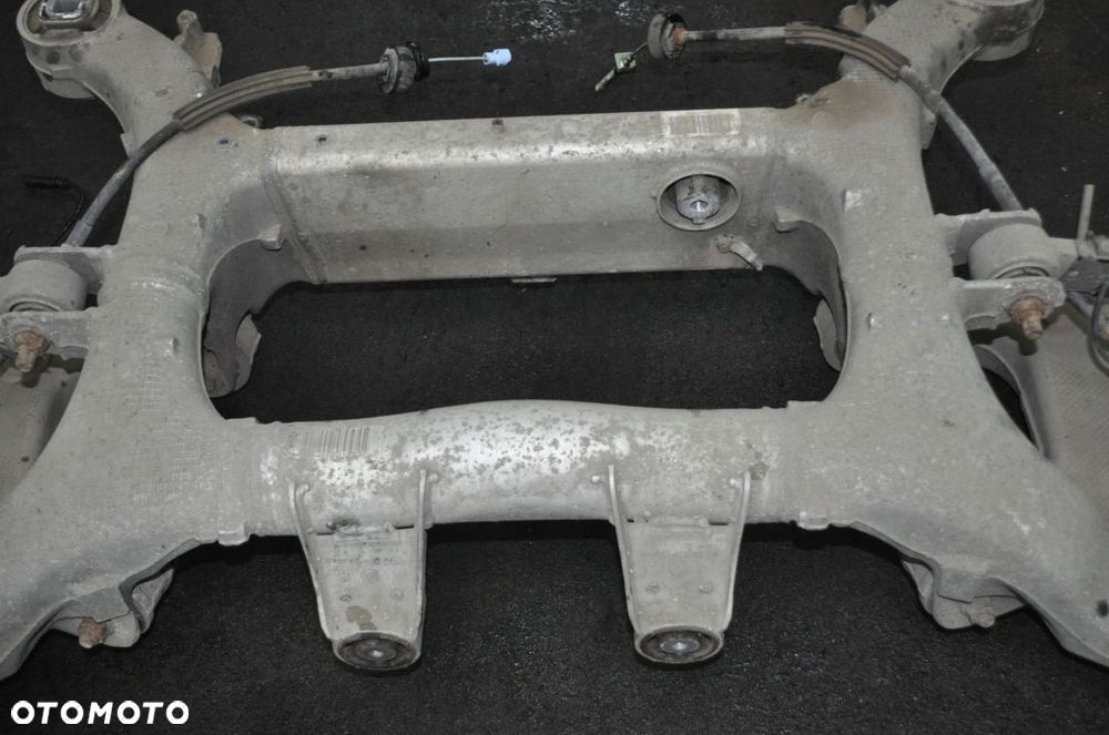 BMW 750 F01 F02 4.4 V8 ZAWIESZENIE BELKA TYŁ SANKI - 8