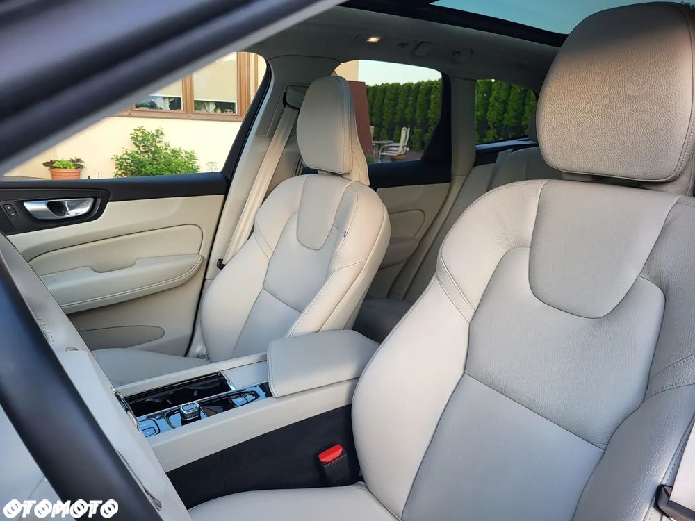 Volvo XC 60 - 24