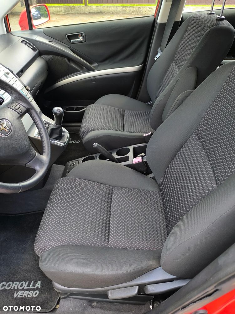 Toyota Corolla Verso 2.2 D-4D - 6
