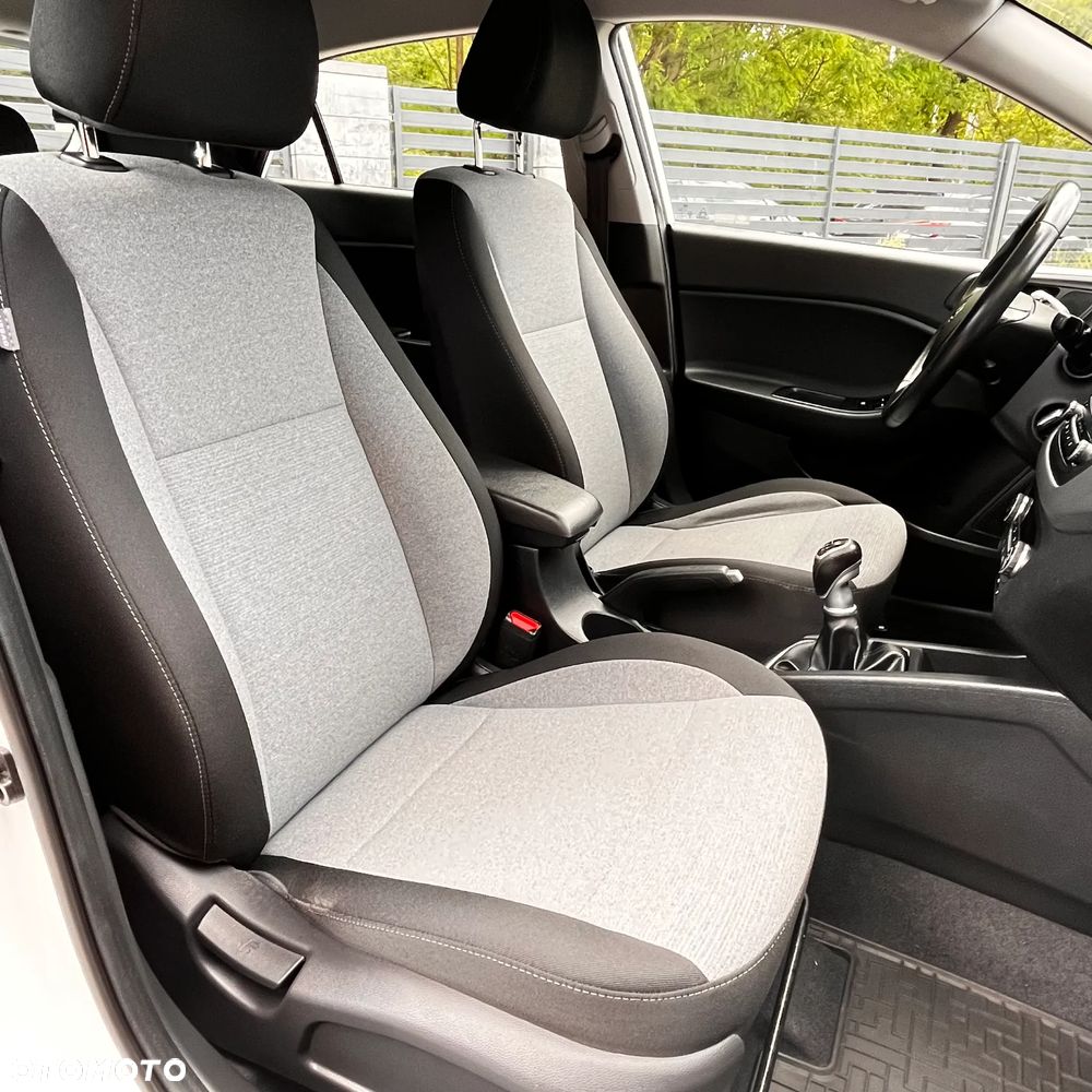 Hyundai i20 1.4 Comfort - 16