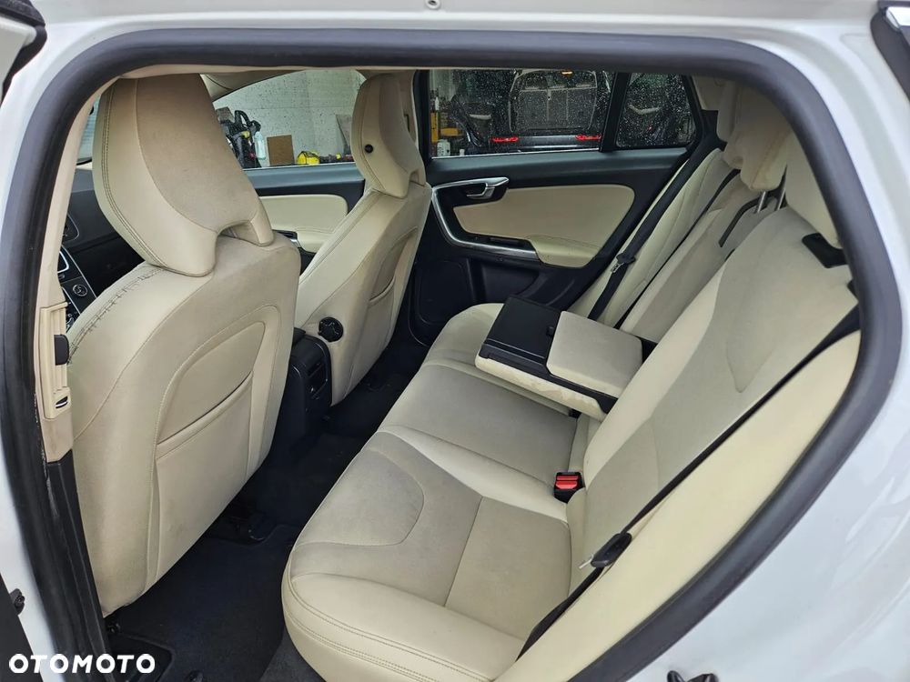 Volvo V60 D2 Kinetic - 9