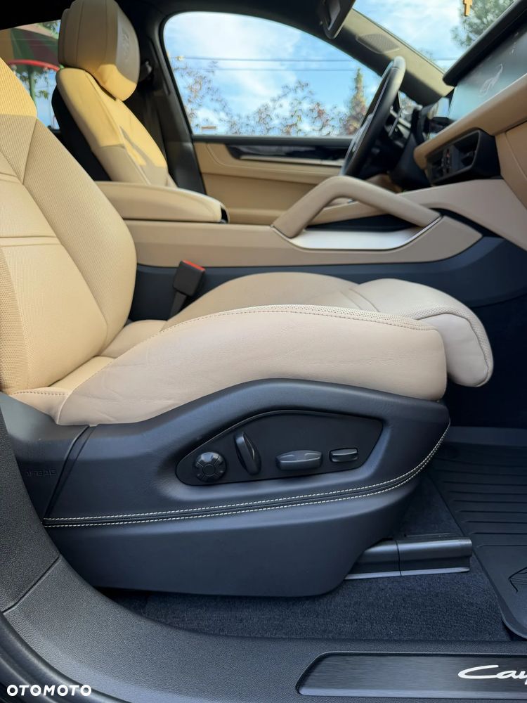 Porsche Cayenne E-Hybrid PHEV - 12