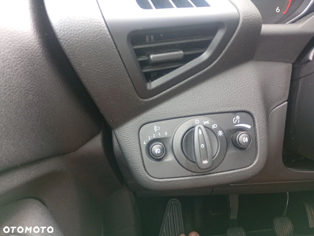 Ford C-MAX 1.5 TDCi Start-Stop-System Titanium - 39