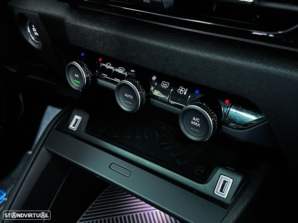 Citroën C4 PureTech 130 Stop&Start EAT8 SHINE - 27