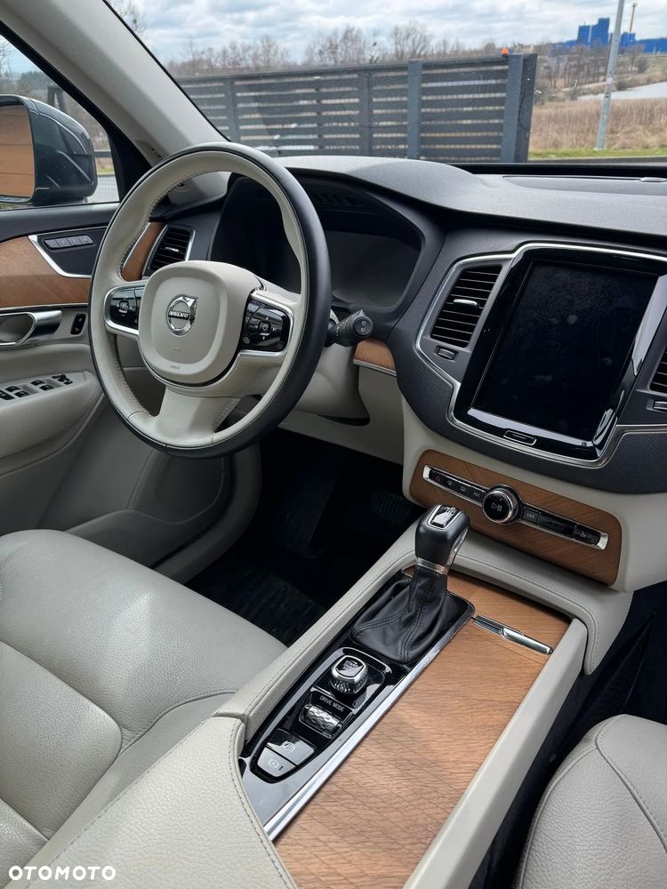Volvo XC 90 T5 AWD Momentum 7os - 11