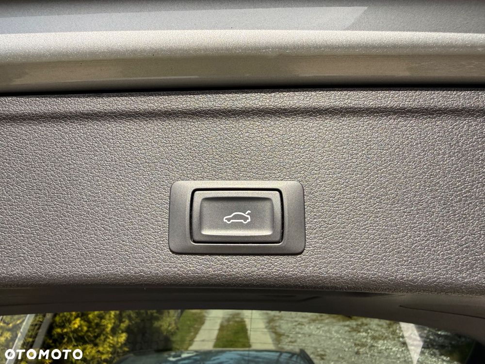 Audi A4 Avant 2.0 TDI - 17